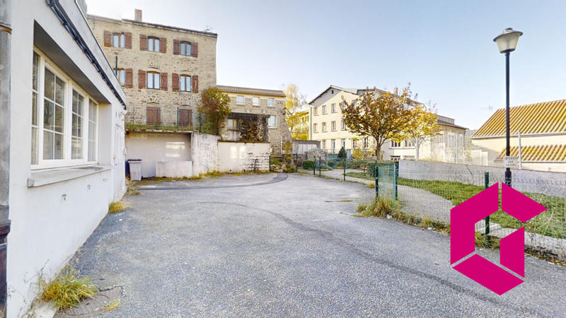 Local commercial - 143 m² - 4 pièces