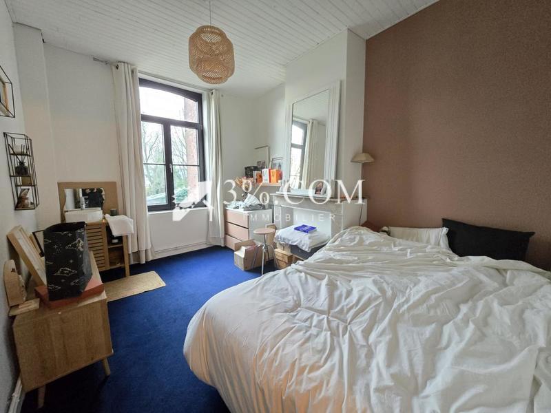 Propriété - 250 m² - 9 pièces