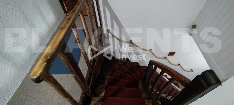 Maison - 273 m² - 10 pièces