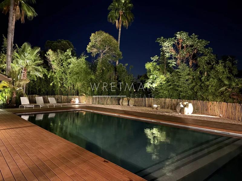 Villa - 407 m² - 11 pièces