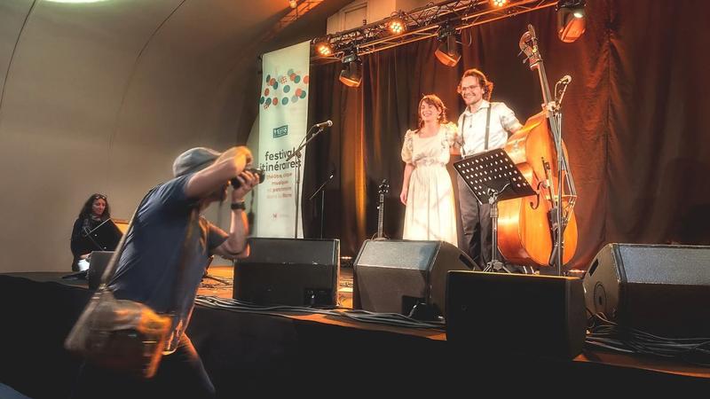 Amelie McCandless en concert à le Charleston Café - Amiens