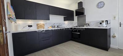 Maison - 244 m² - 9 pièces