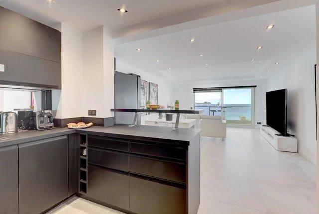 Appartement - 100 m² - 4 pièces