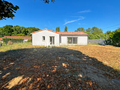 Maison - 95 m² - 4 pièces
