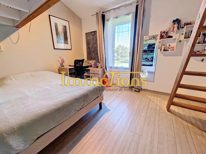 Maison - 217 m² - 9 pièces