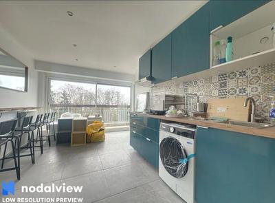 Appartement - 95 m² - 7 pièces