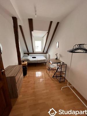 Chambre - 10 m² - 1 pièce