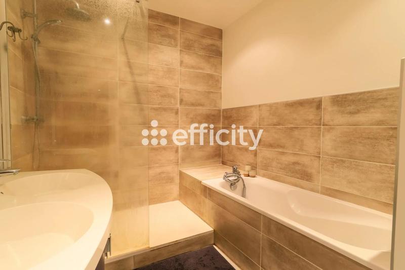 Maison - 190 m² - 6 pièces