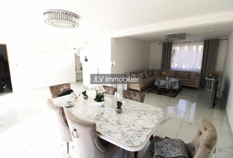 Maison - 130 m² - 6 pièces