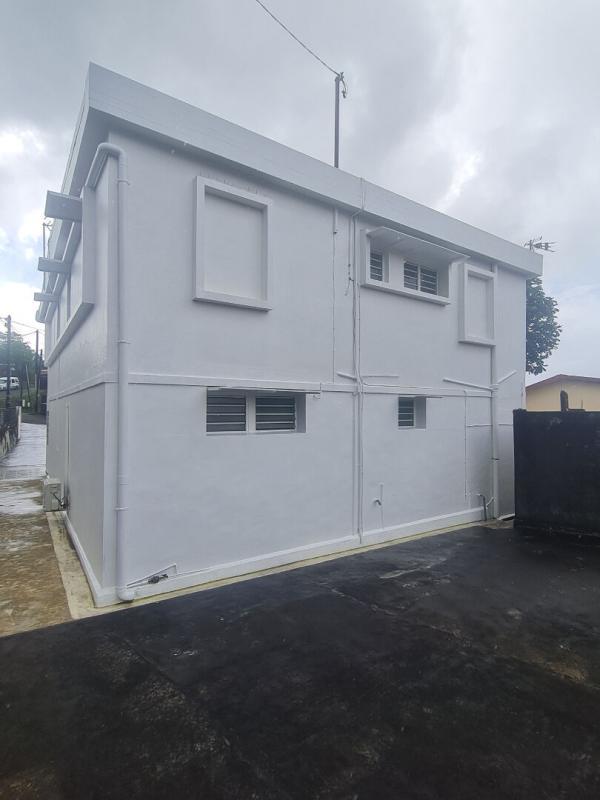 Maison - 210 m² - 7 pièces