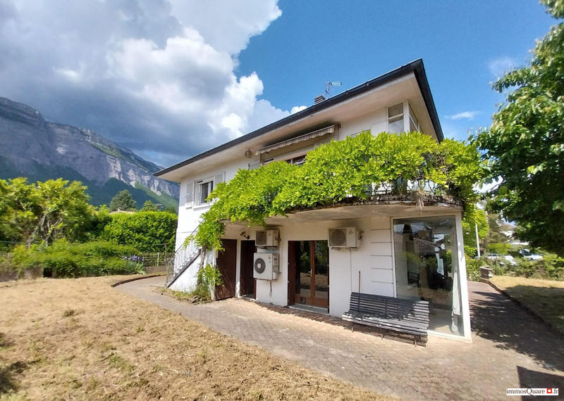 Villa - 176 m² - 8 pièces