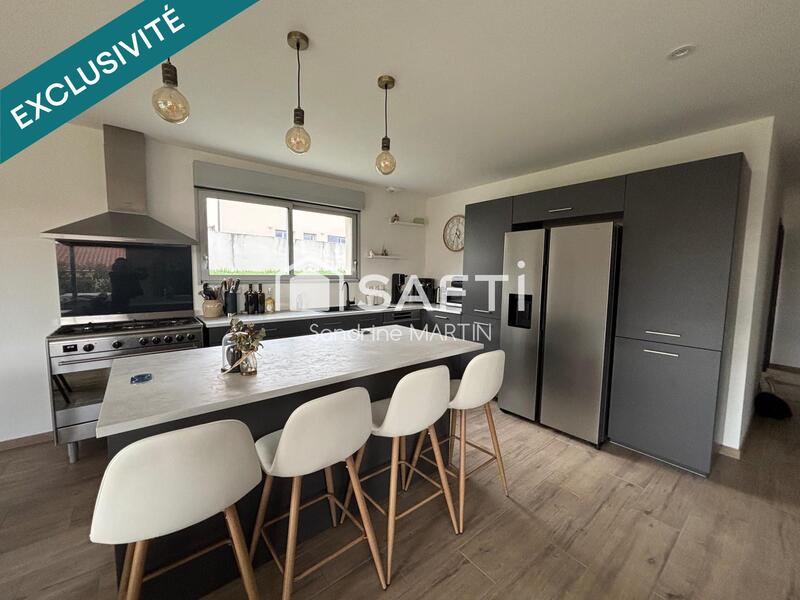 Maison - 98 m² - 4 pièces