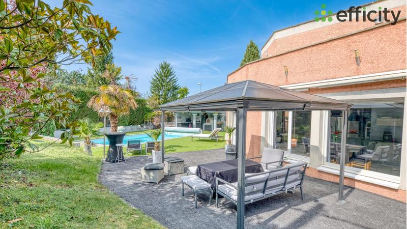 Pavillon - 264 m² - 8 pièces