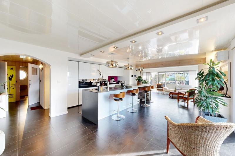 Maison - 296 m² - 12 pièces