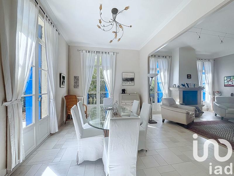 Maison - 217 m² - 8 pièces