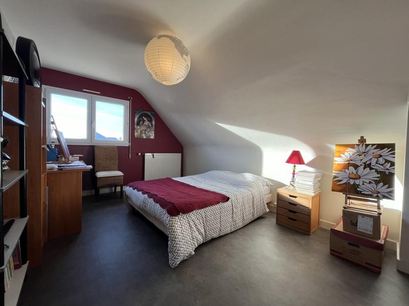 Maison traditionnelle - 170 m² - 8 pièces