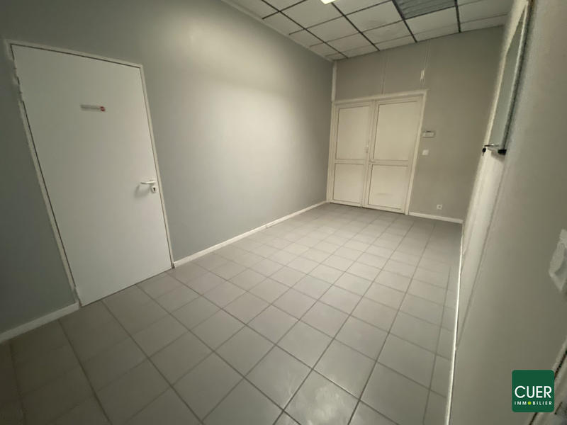 Local commercial - 248 m² - 5 pièces