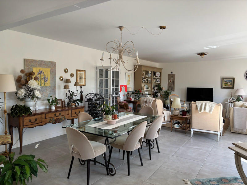 Maison - 200 m² - 6 pièces