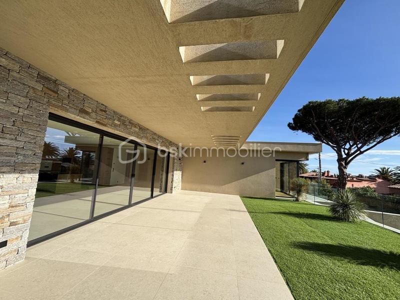 Maison - 262 m² - 5 pièces