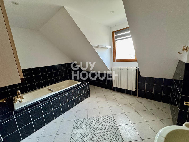 Maison - 200 m² - 6 pièces