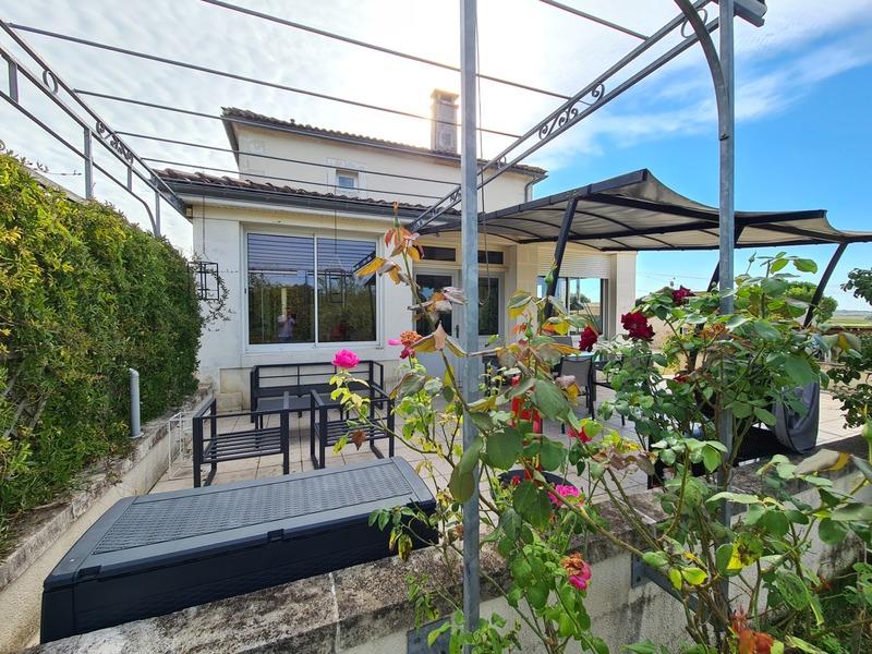 Propriété - 460 m² - 14 pièces