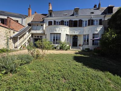 Maison - 303 m² - 7 pièces