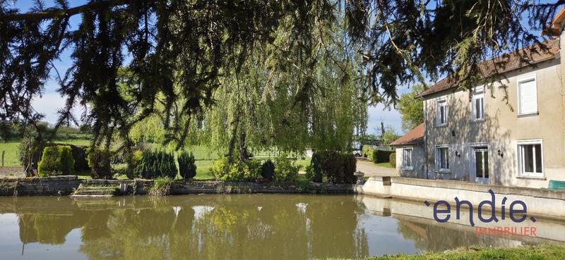 Maison - 295 m² - 16 pièces