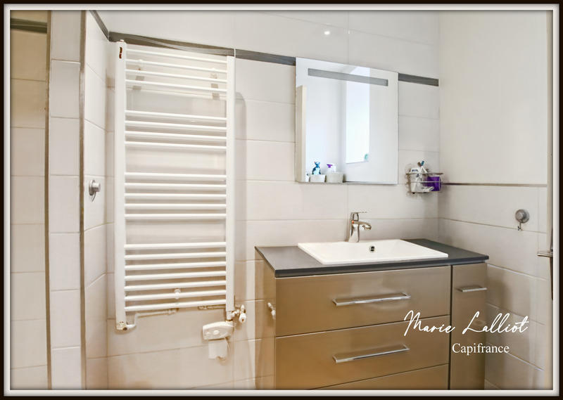 Maison - 170 m² - 8 pièces