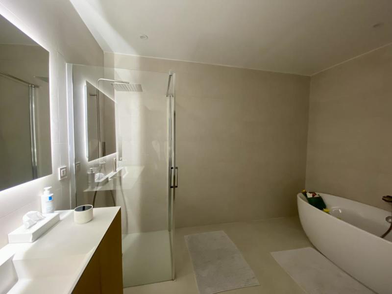 Villa - 350 m² - 9 pièces