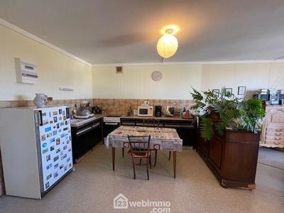 Appartement - 77 m² - 5 pièces