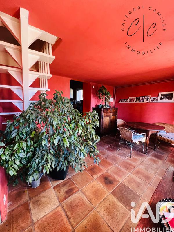 Maison - 265 m² - 10 pièces