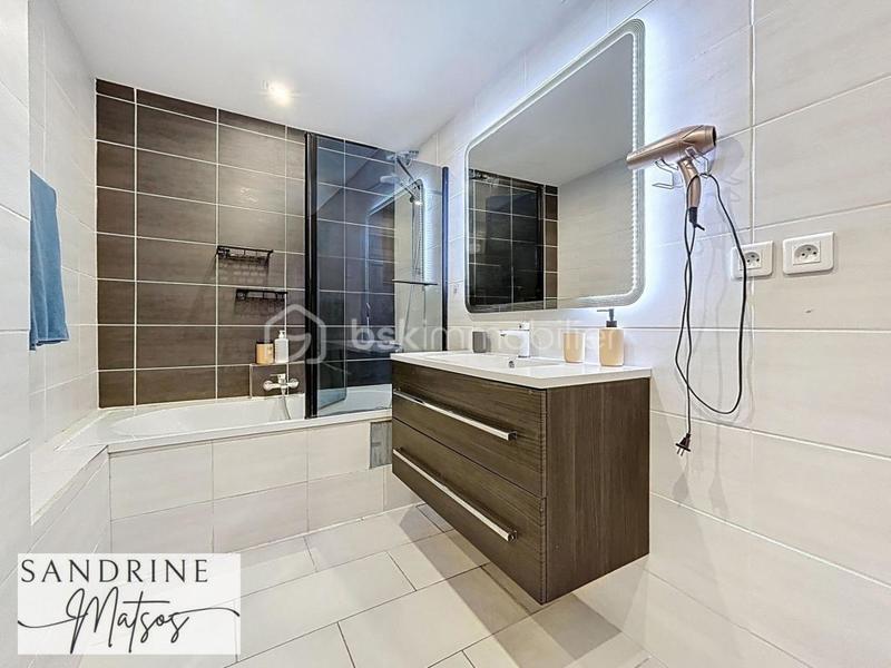 Appartement - 102 m² - 5 pièces