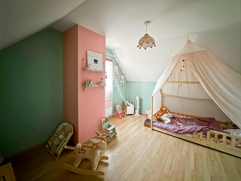 Maison - 102 m² - 5 pièces