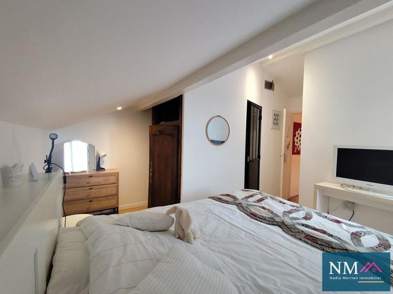 Demeure - 225 m² - 9 pièces