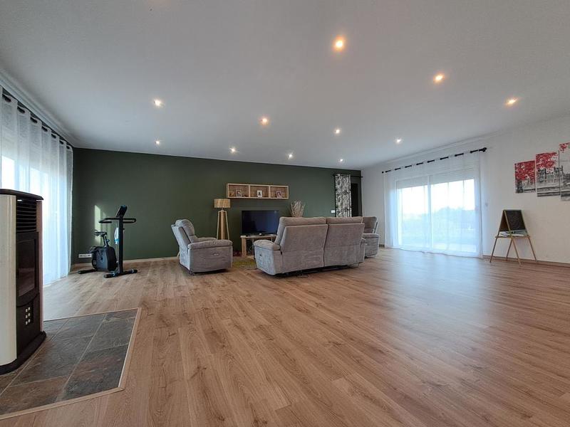 Maison - 192 m² - 7 pièces