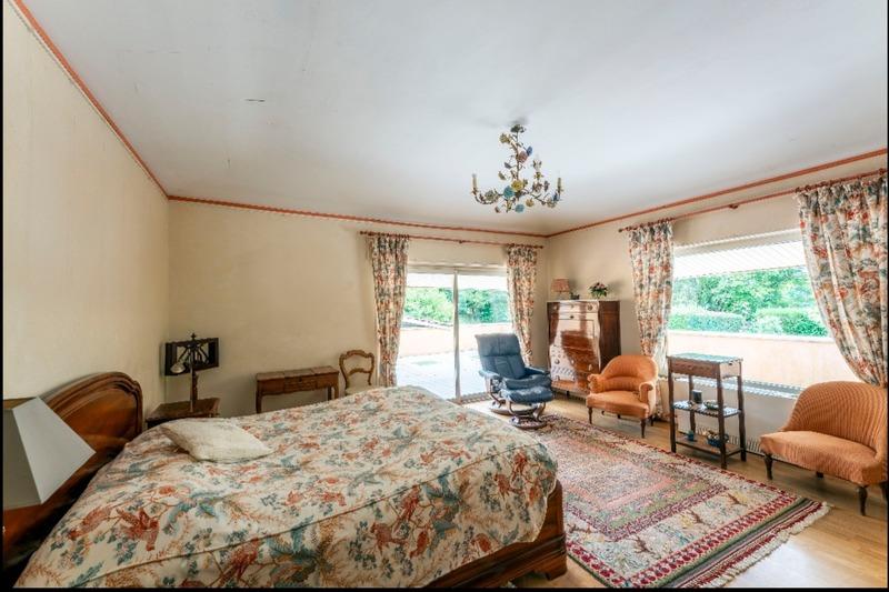 Maison - 333 m² - 9 pièces