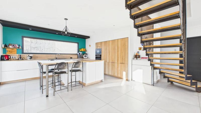 Maison - 138 m² - 6 pièces