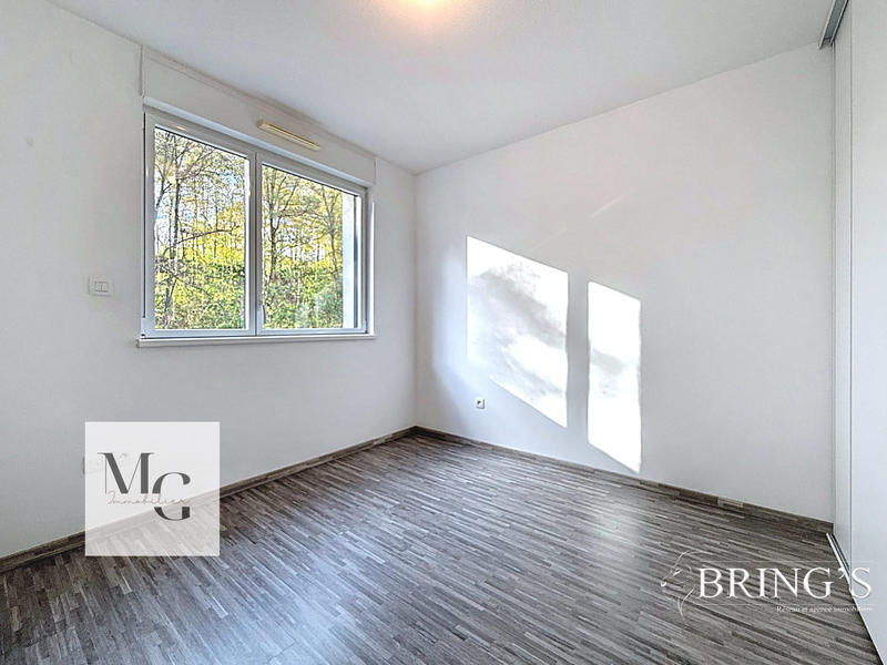 Appartement - 90 m² - 5 pièces