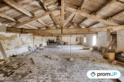 Maison ancienne - 490 m² - 2 pièces
