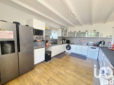 Maison - 208 m² - 5 pièces