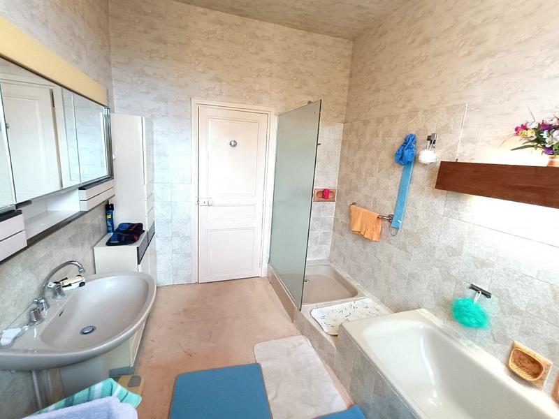 Maison - 210 m² - 5 pièces