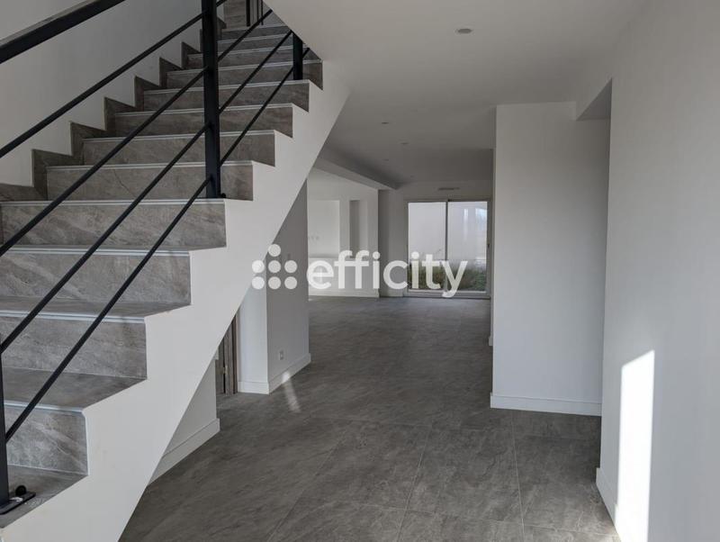 Maison - 165 m² - 6 pièces