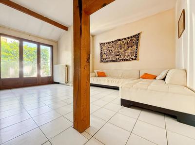 Maison - 231 m² - 8 pièces