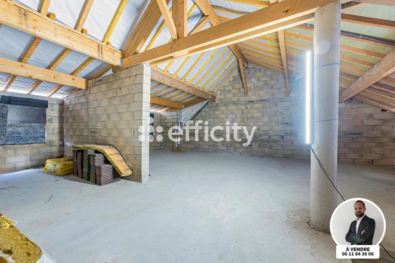 Maison - 270 m² - 8 pièces
