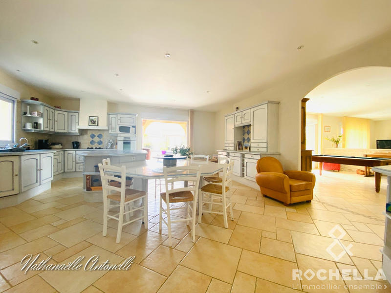 Maison - 311 m² - 7 pièces