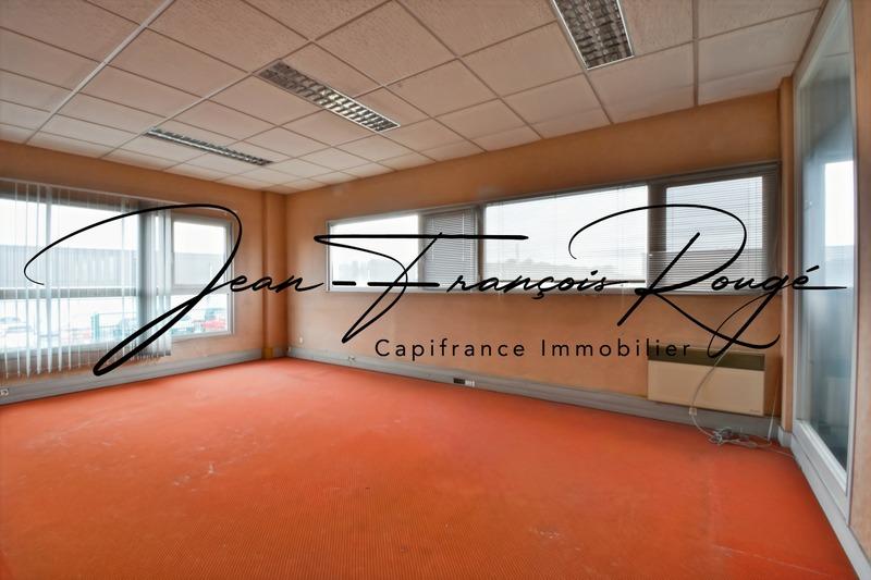 Local d'activité / Entrepôt - 1 635 m² - 12 pièces