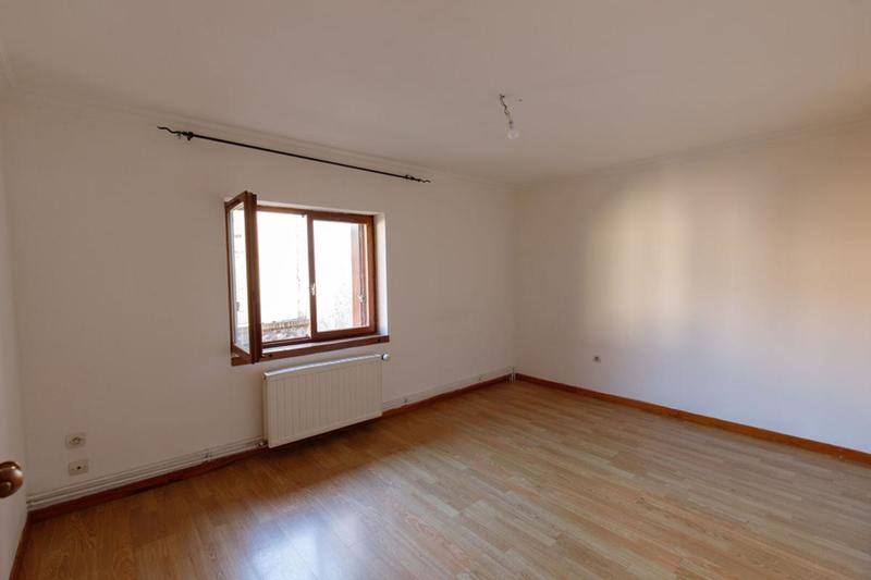 Maison - 177 m² - 9 pièces