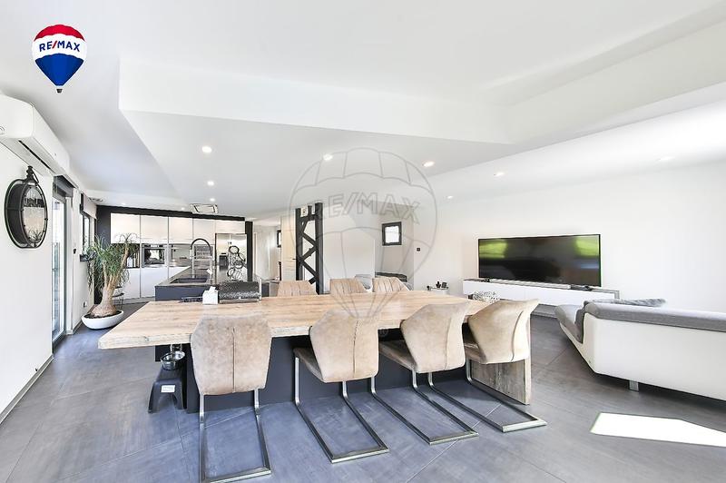 Maison - 128 m² - 5 pièces