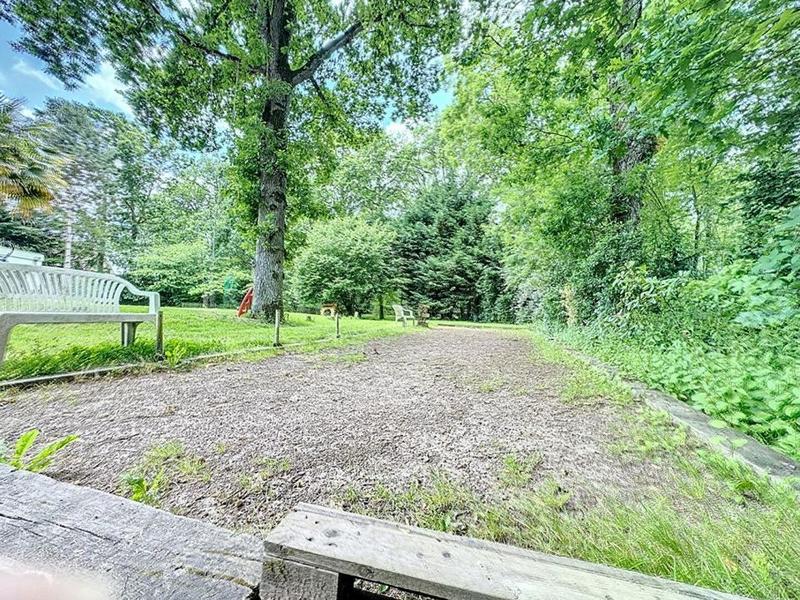 Maison - 215 m² - 8 pièces