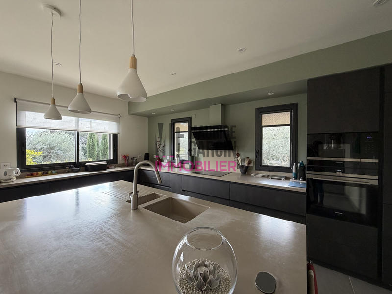 Maison - 180 m² - 6 pièces